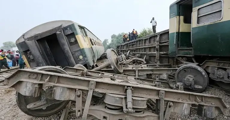 লাইনচ্যুত বগি
